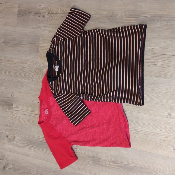 Boys Bundle - Size XS short and long sleeve shirts - Picture 3 of 3